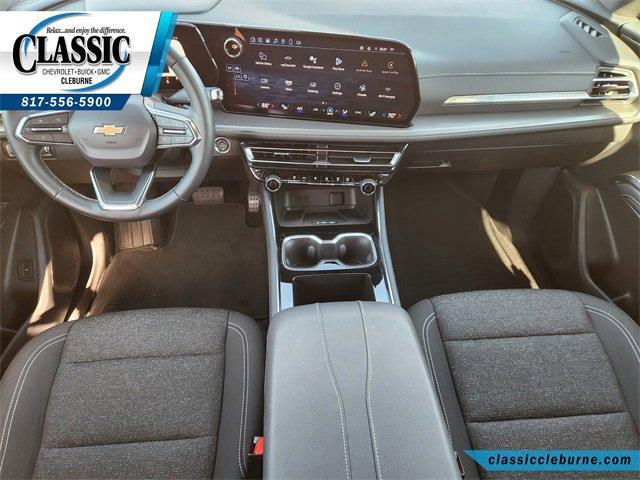 used 2025 Chevrolet Traverse car, priced at $33,900