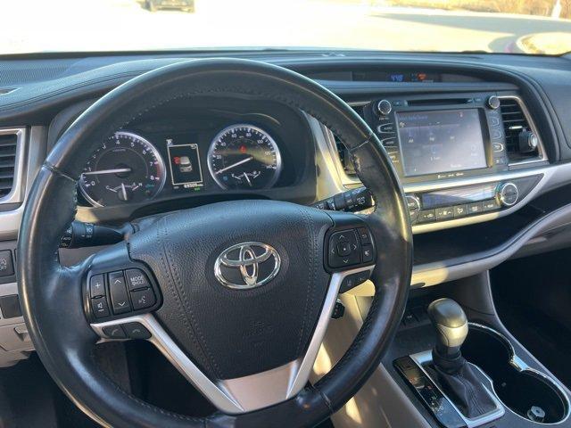 used 2019 Toyota Highlander car, priced at $25,900