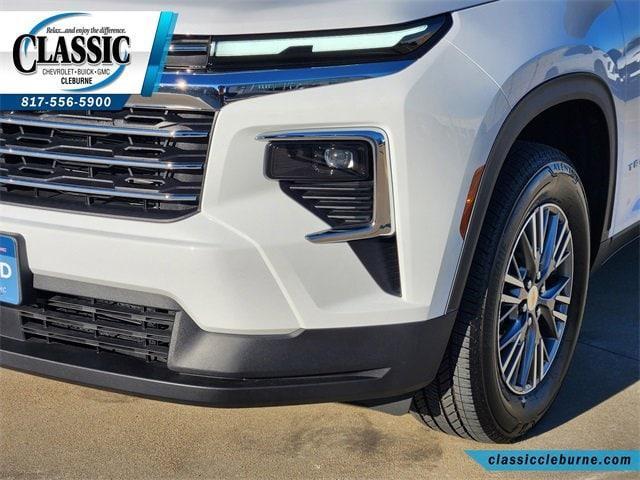 used 2025 Chevrolet Traverse car, priced at $35,200