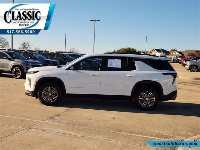 used 2025 Chevrolet Traverse car, priced at $35,200