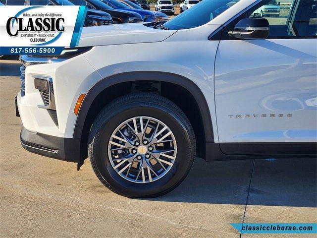 used 2025 Chevrolet Traverse car, priced at $35,200