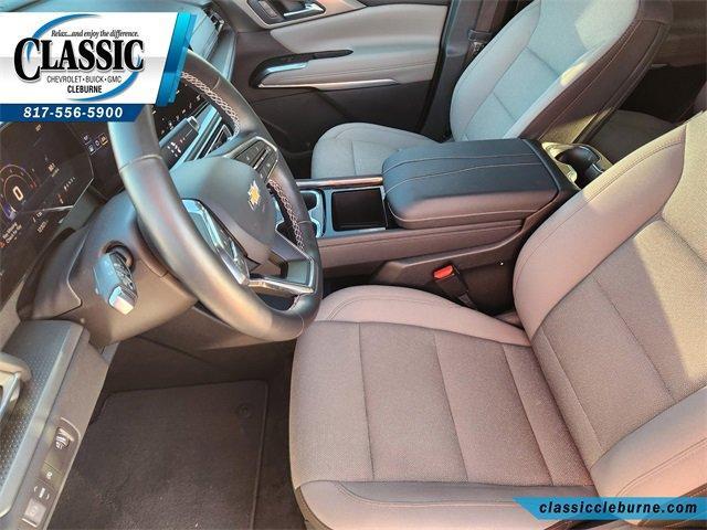 used 2025 Chevrolet Traverse car, priced at $35,200