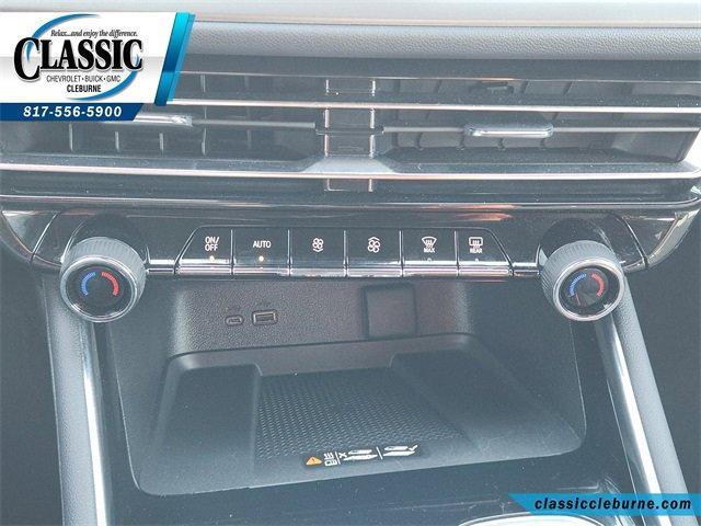 used 2025 Chevrolet Traverse car, priced at $35,200