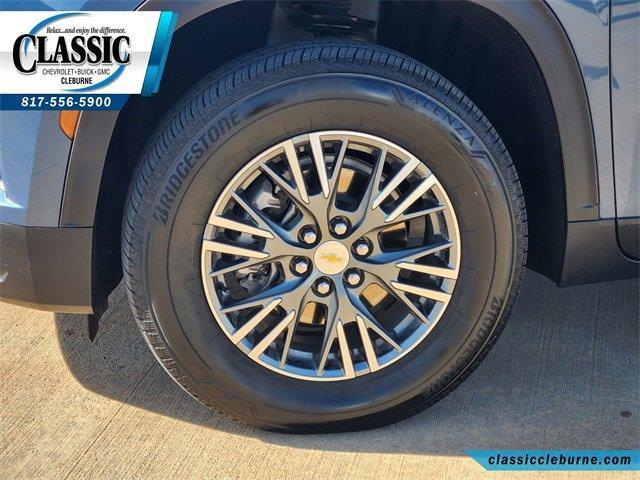 used 2025 Chevrolet Traverse car, priced at $33,700
