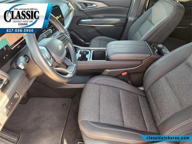 used 2025 Chevrolet Traverse car, priced at $33,700