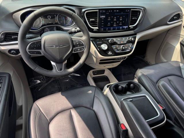 used 2024 Chrysler Pacifica car, priced at $23,799