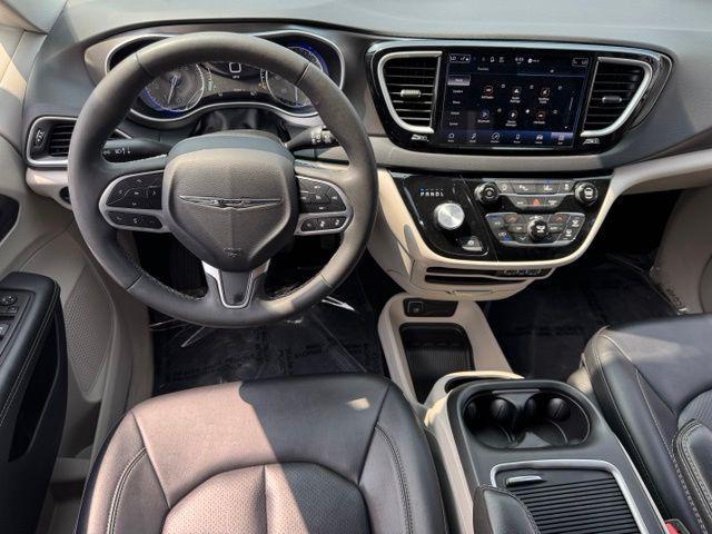 used 2024 Chrysler Pacifica car, priced at $23,799