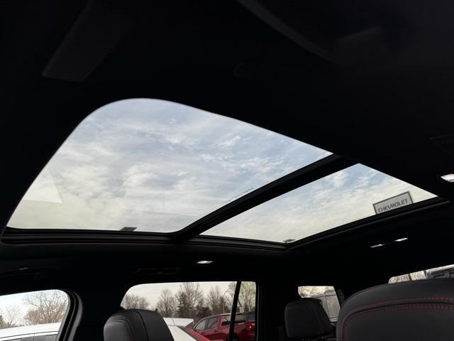 used 2024 Chevrolet Traverse car, priced at $49,990