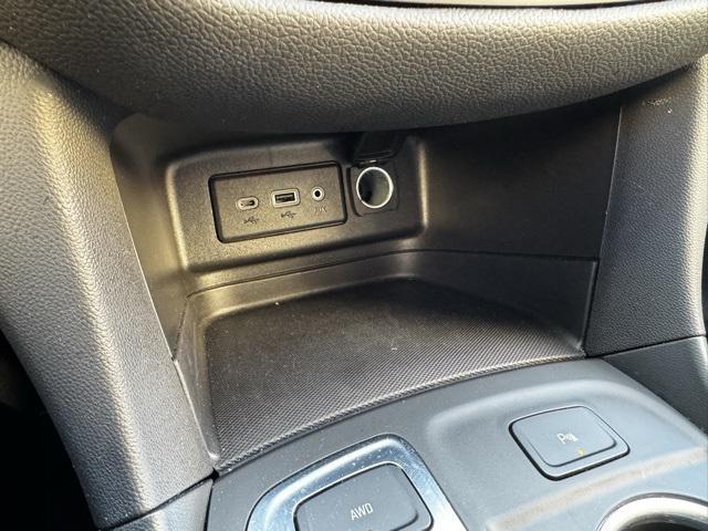 used 2024 Chevrolet Equinox car, priced at $22,395