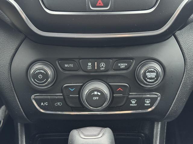 used 2021 Jeep Cherokee car, priced at $20,999