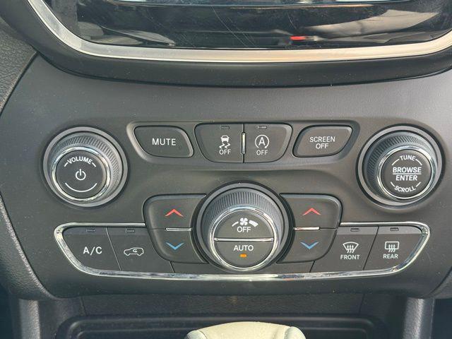 used 2020 Jeep Cherokee car, priced at $20,125