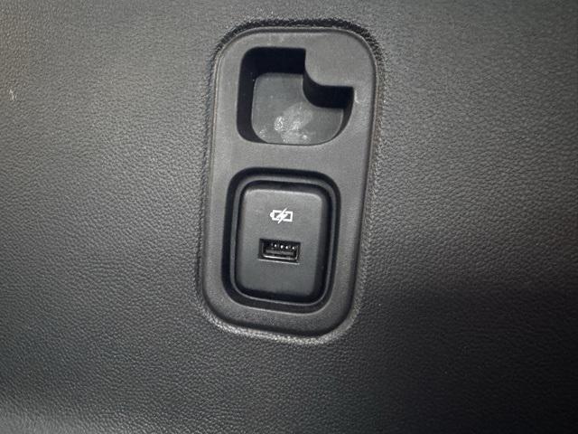 used 2023 Chevrolet Traverse car, priced at $32,450