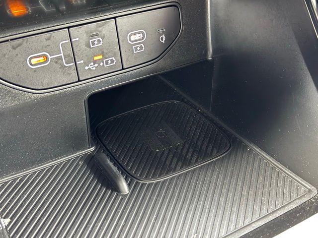 used 2025 Kia Sorento car, priced at $31,985