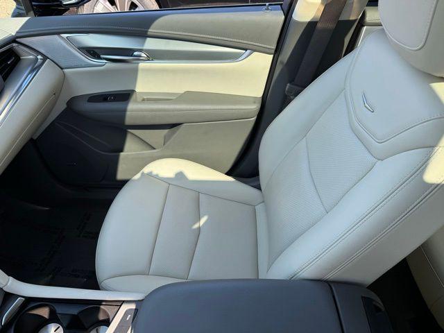 used 2023 Cadillac XT5 car, priced at $31,974