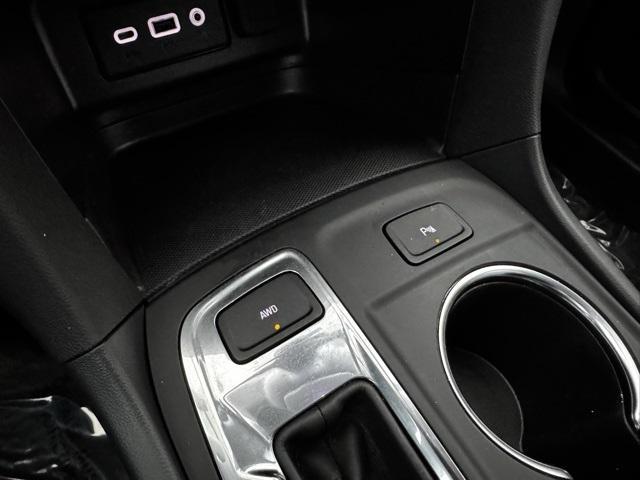 used 2024 Chevrolet Equinox car, priced at $22,995