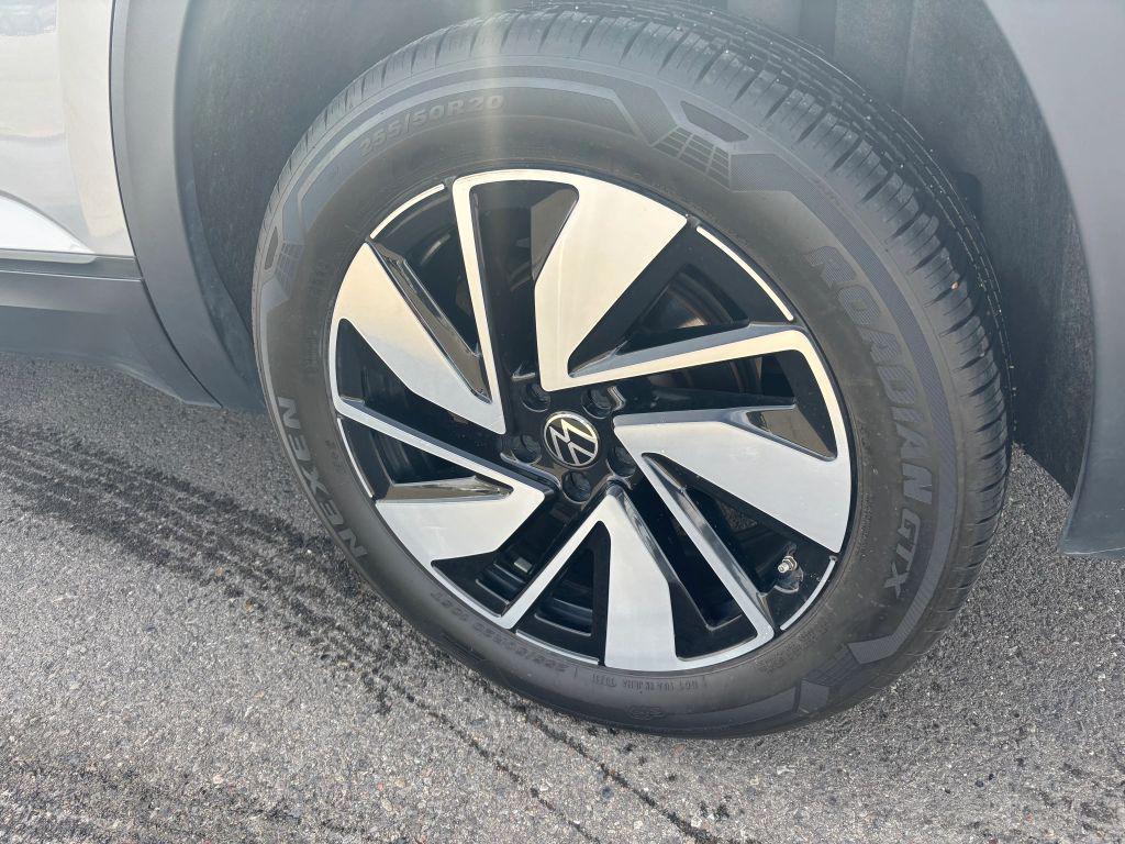 used 2024 Volkswagen Atlas car, priced at $27,995