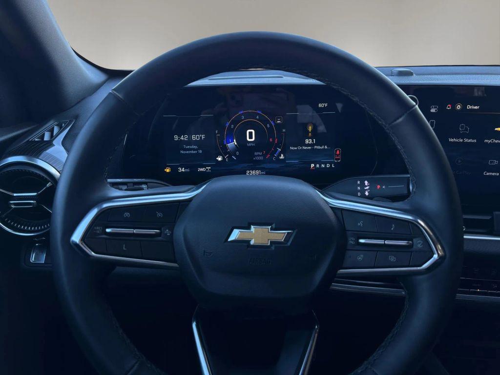 used 2025 Chevrolet Equinox car, priced at $26,505