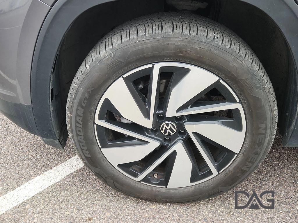 used 2024 Volkswagen Atlas car, priced at $28,995