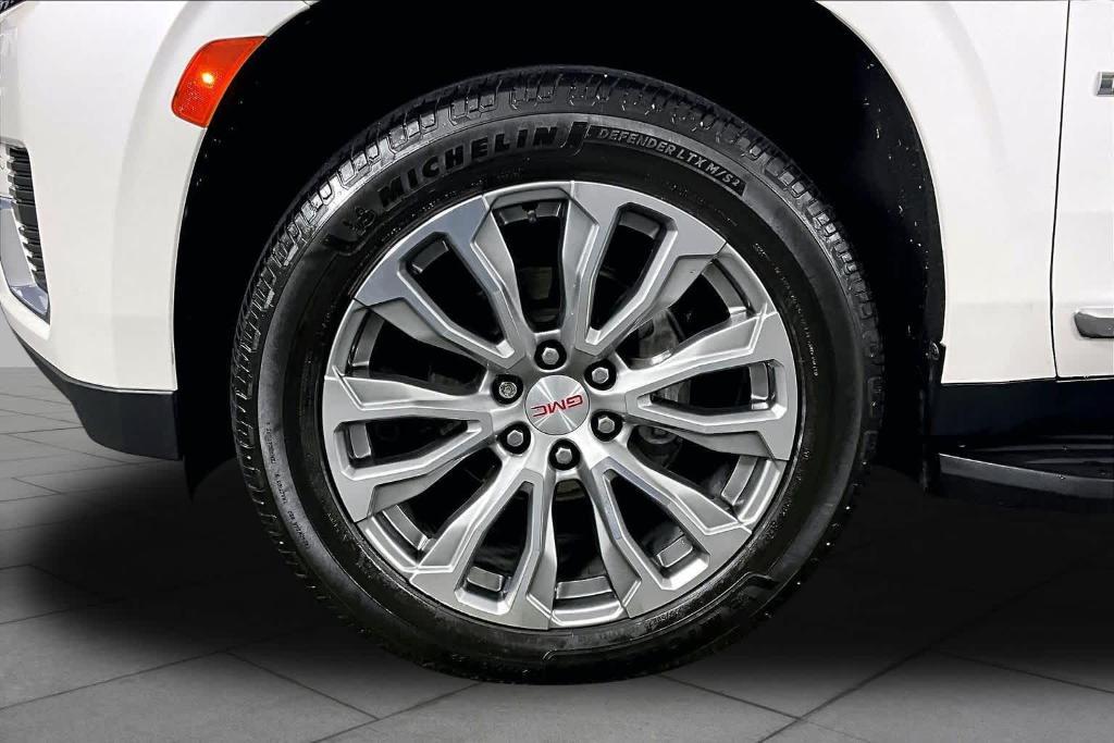 used 2021 GMC Yukon car, priced at $44,695