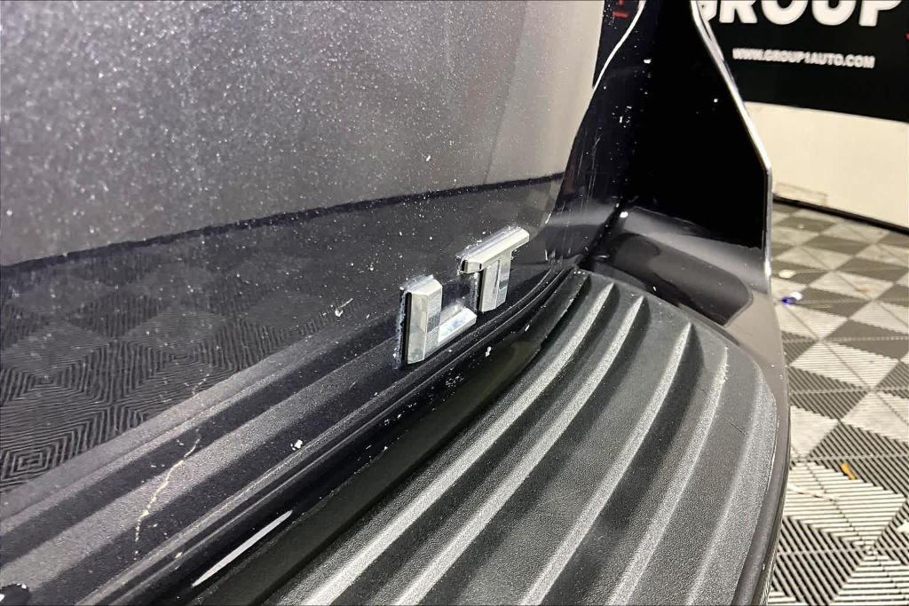 used 2022 Chevrolet Suburban car, priced at $34,995