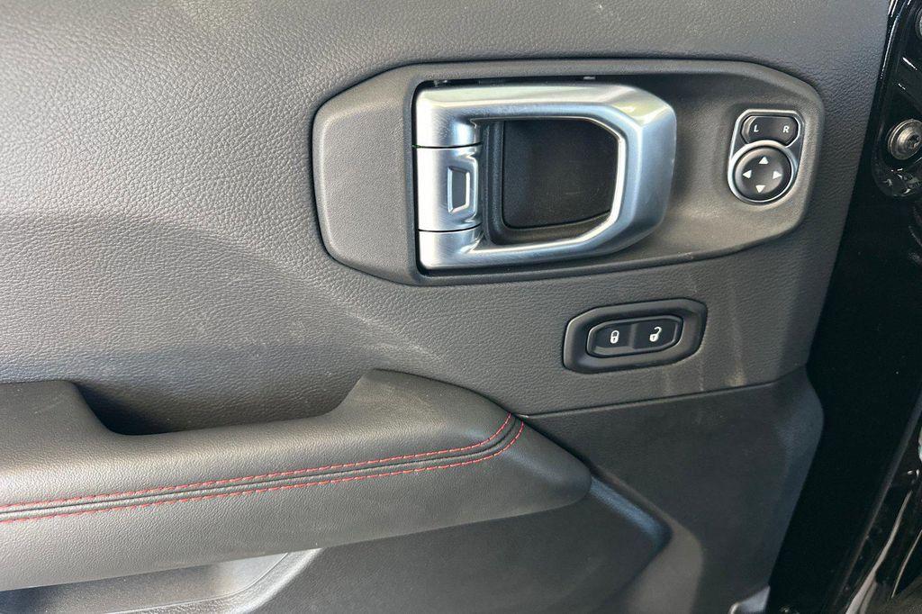 new 2026 Jeep Wrangler car, priced at $70,155