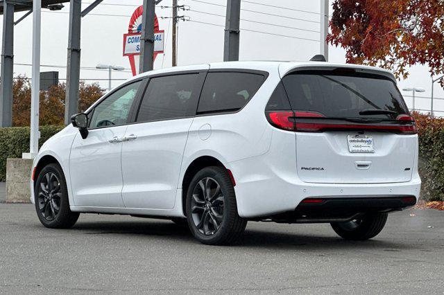 new 2026 Chrysler Pacifica car, priced at $55,725