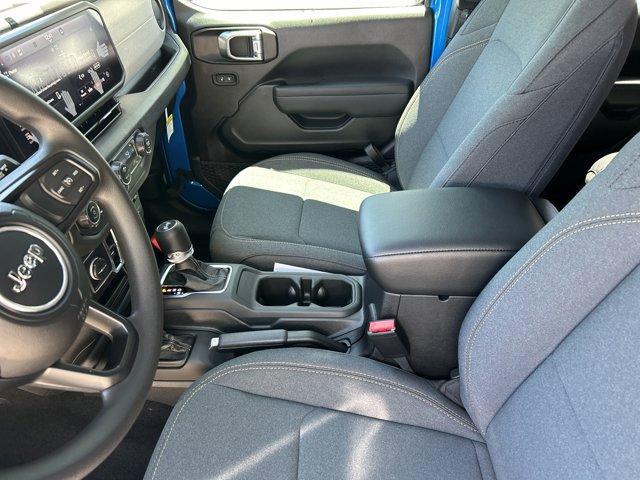 new 2025 Jeep Wrangler car, priced at $35,733