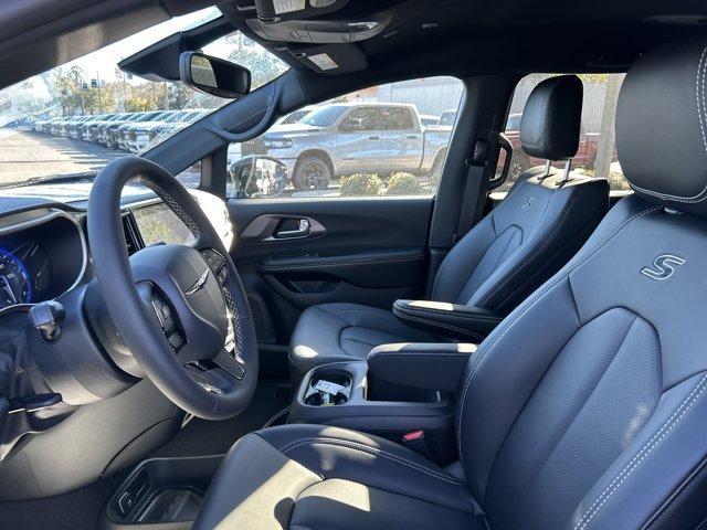 new 2026 Chrysler Pacifica car, priced at $46,396