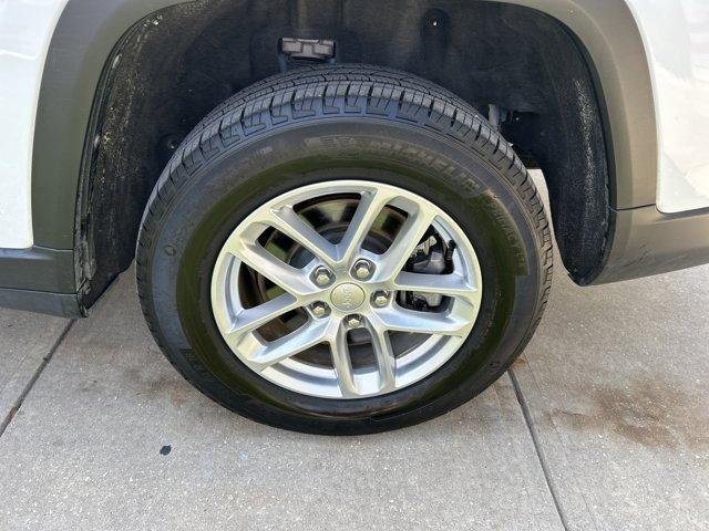 used 2025 Jeep Grand Cherokee L car, priced at $34,466