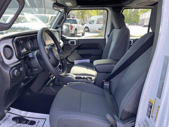 new 2026 Jeep Gladiator car, priced at $39,475