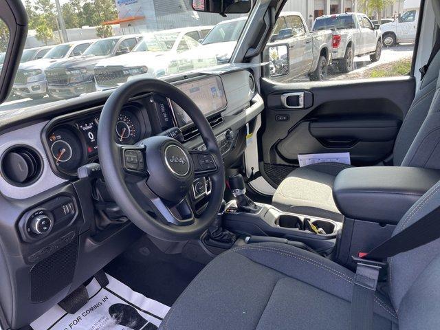 new 2026 Jeep Gladiator car, priced at $39,475