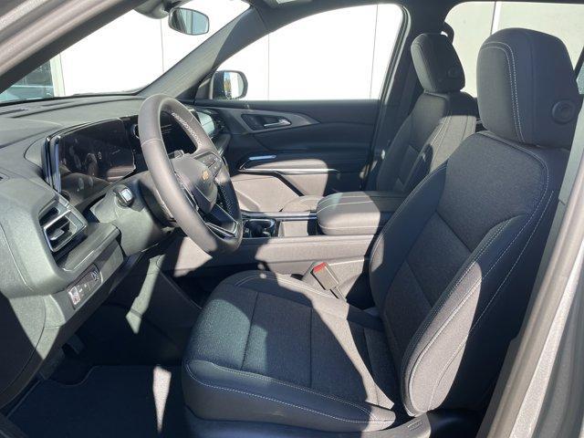 new 2026 Chevrolet Traverse car, priced at $38,633