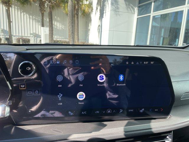 new 2026 Chevrolet Traverse car, priced at $38,633