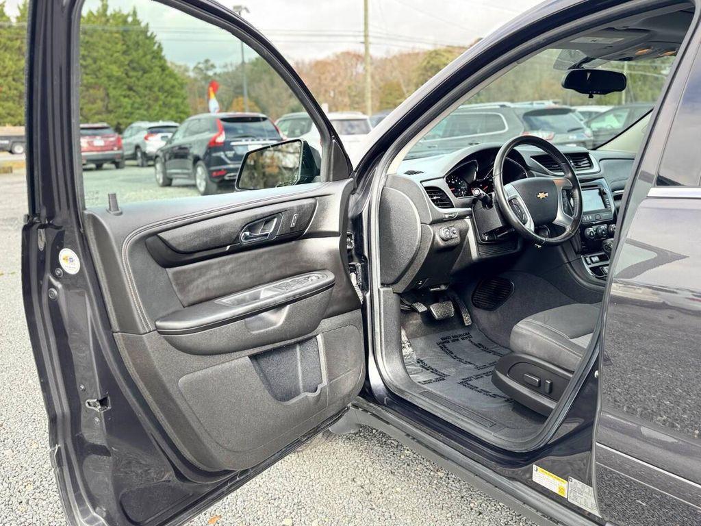 used 2015 Chevrolet Traverse car, priced at $10,995