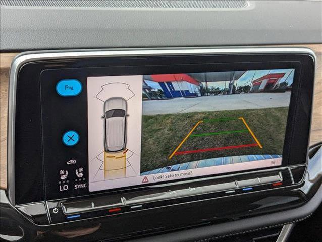 new 2025 Volkswagen Atlas car, priced at $39,043