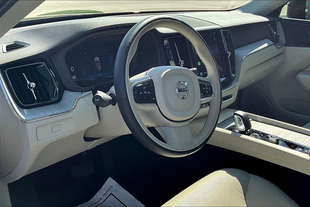 new 2025 Volvo XC60 car, priced at $45,885