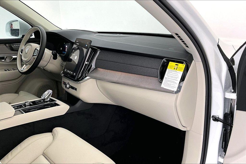 new 2026 Volvo XC90 Plug-In Hybrid car, priced at $85,625