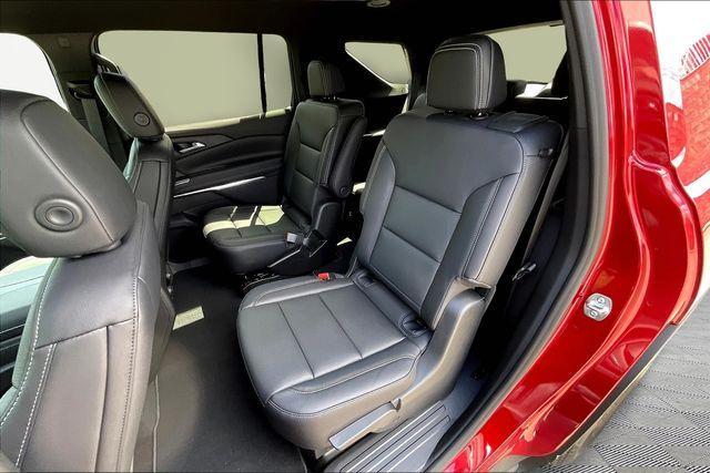 new 2026 Chevrolet Traverse car, priced at $41,415