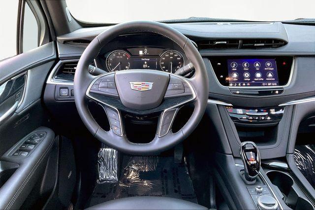 used 2025 Cadillac XT5 car, priced at $43,283