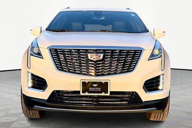 used 2025 Cadillac XT5 car, priced at $43,283