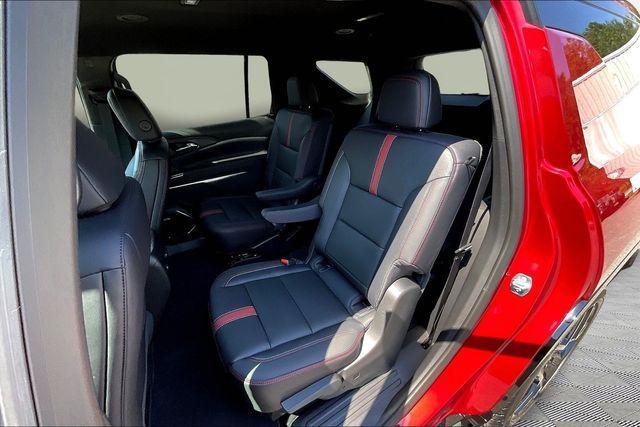 new 2026 Chevrolet Traverse car, priced at $55,290