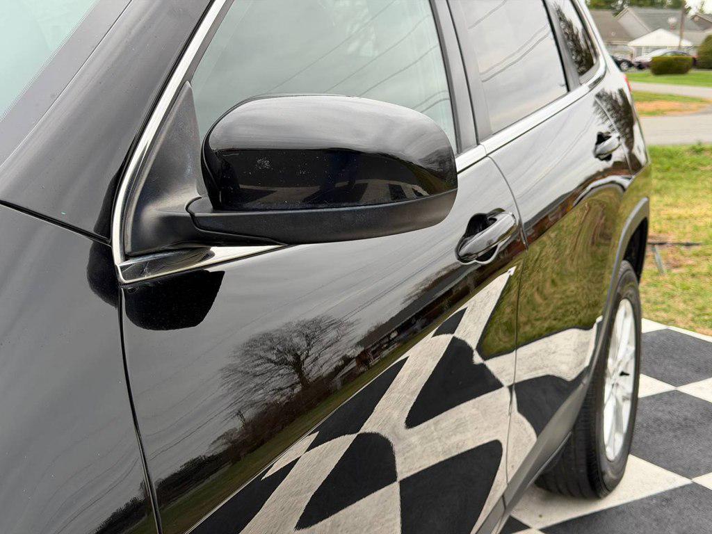 used 2017 Jeep Cherokee car, priced at $19,340