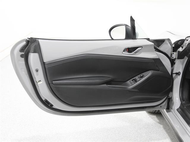 used 2025 Mazda MX-5 Miata RF car, priced at $35,990