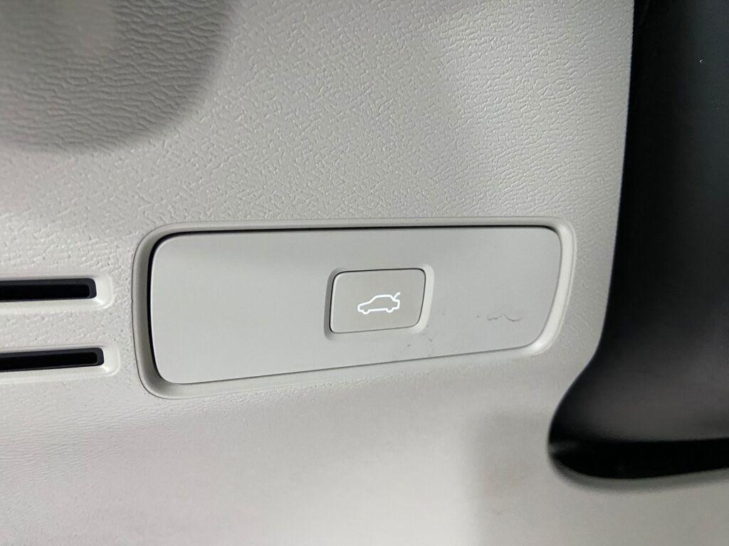 used 2023 Volvo XC40 car, priced at $27,444