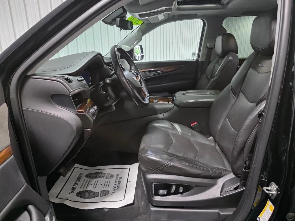 used 2020 Cadillac Escalade ESV car, priced at $35,496