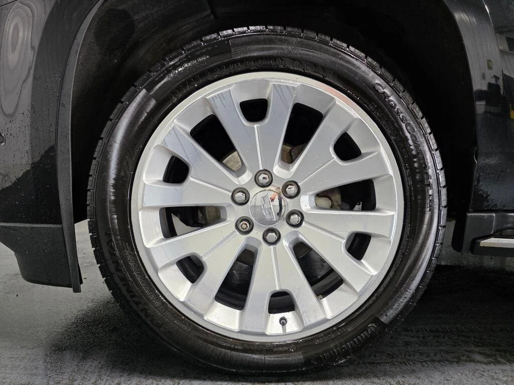 used 2020 Cadillac Escalade ESV car, priced at $35,496