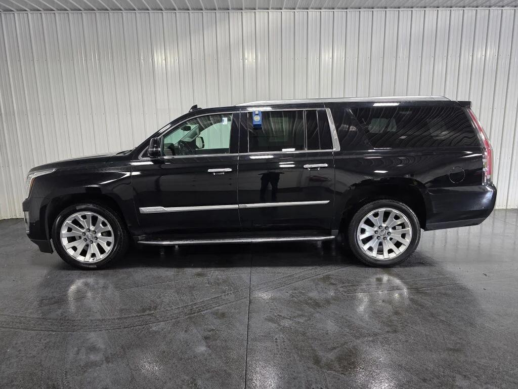 used 2020 Cadillac Escalade ESV car, priced at $35,496