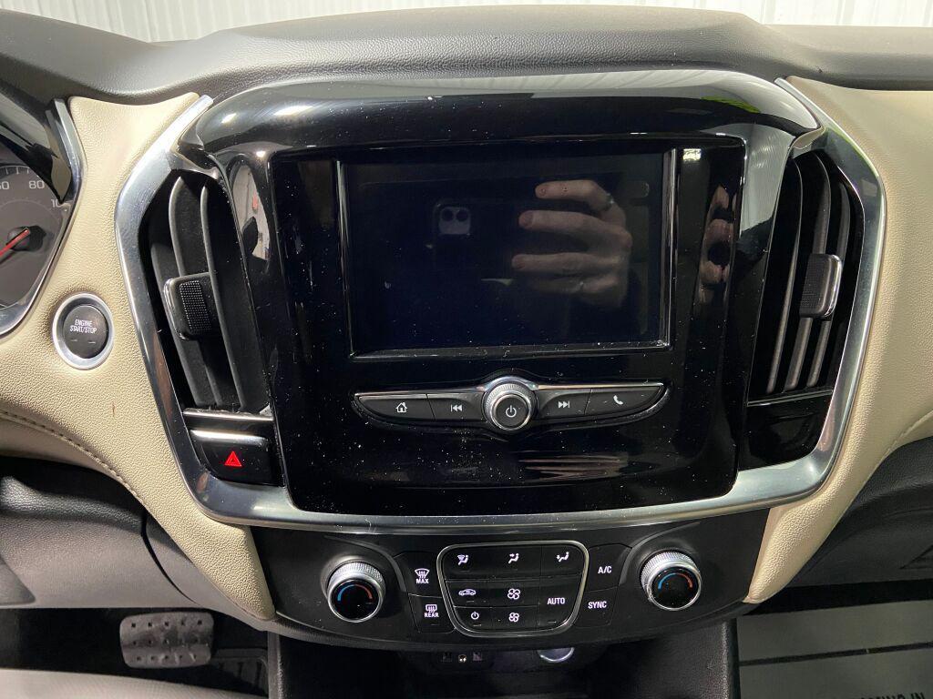 used 2023 Chevrolet Traverse car, priced at $27,979