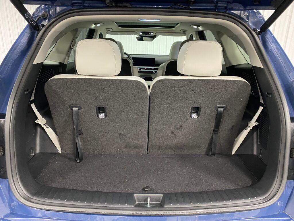 used 2025 Kia Sorento car, priced at $31,692