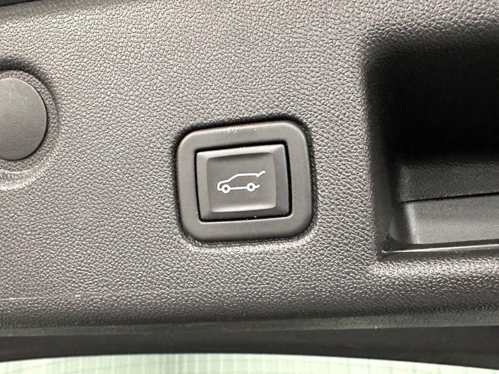 used 2023 Chevrolet Equinox car, priced at $18,396